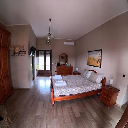 B&B A Casa Di Maybe Касерта Екстериор снимка
