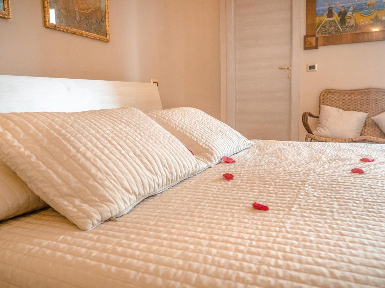 B&B A Casa Di Maybe Касерта Екстериор снимка